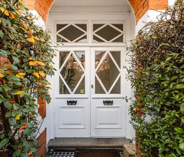 Woodrange Avenue, Ealing, London, W5 - Photo 1