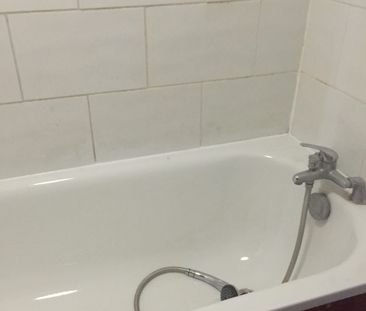 Single room to let located at high road ilford - £550 pcm - Photo 3