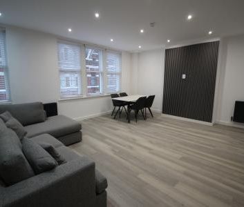 Silver Street, Bury, BL9 - Photo 4