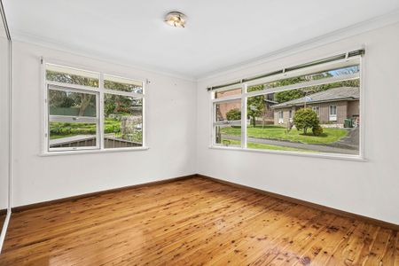 Single Level Brick Home - Photo 2