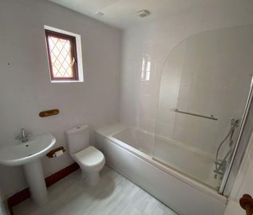 3 bedroom semi-detached house to rent - Photo 6