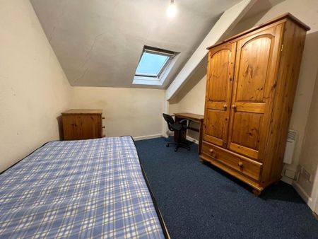 4 bedroom flat to rent - Photo 4