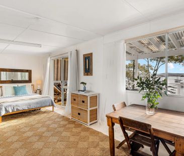 Charming Coastal Cottage - Photo 4