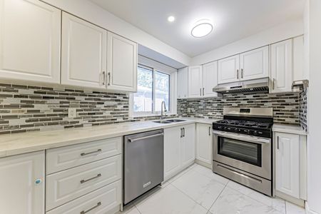 For Lease - 43 Sherwood Forest Drive Unit# Main Floor #2, Markham, Ontario - Photo 2