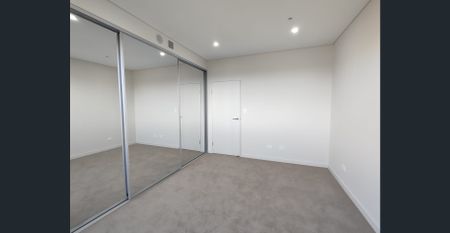 Stunning Apartment In Convenient Location - Photo 2