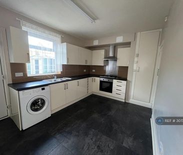 2 bedroom semi-detached house to rent - Photo 6