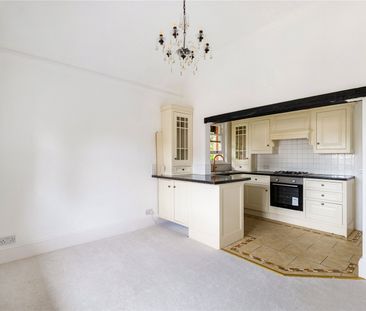 Mostyn Court, Egerton Road, Weybridge, KT13 flat to rent - Photo 5