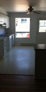 Grand 4 1/2 impeccable 1er étage à louer - Photo 3