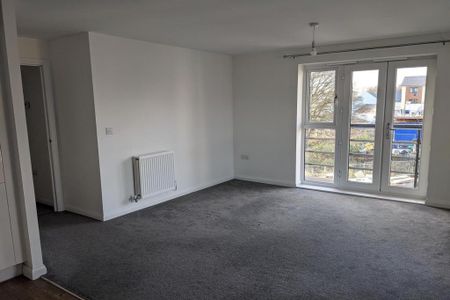 2 bedroom flat to rent - Photo 2