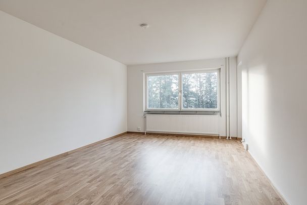 Karlhovsvägen 15 - Photo 1