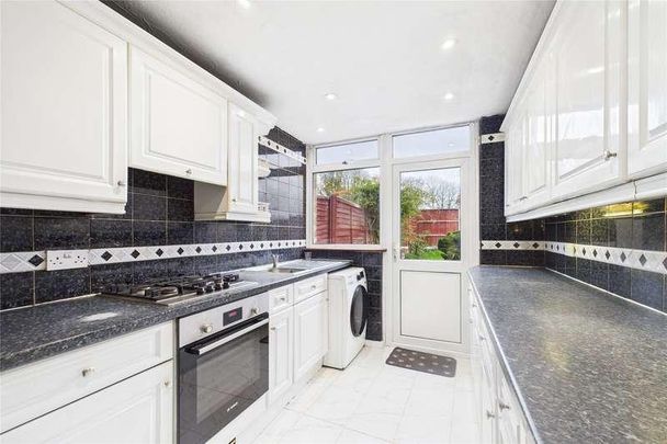 Winscombe, Bracknell, Berkshire, RG12 - Photo 1