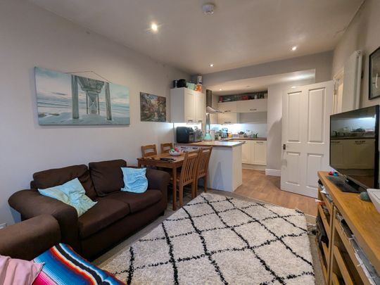 4 Bed Maisonette, Evans Road, BS6 - Photo 1