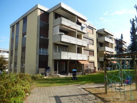 "Schöne, grosszügige 3.5-Zimmerwohnung mit Gartensitzplatz!" - Photo 4