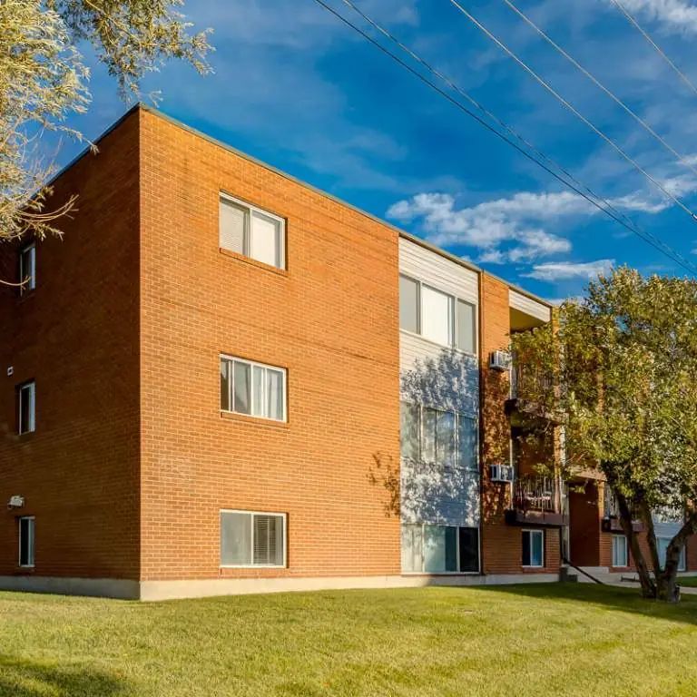 - 2 Bedroom at Park Tremaine - Photo 1