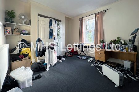5 Bedroom Mid Terraced House for rent in Victoria Road - Photo 3