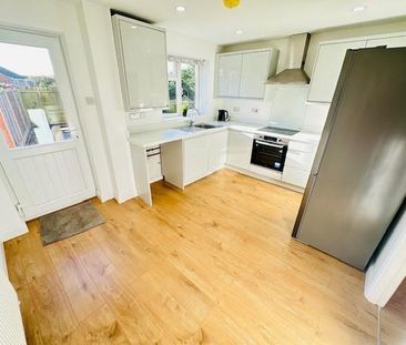 2 bedroom end of terrace house to rent - Photo 6