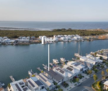 Modern Executive Waterfront Residence - Photo 5