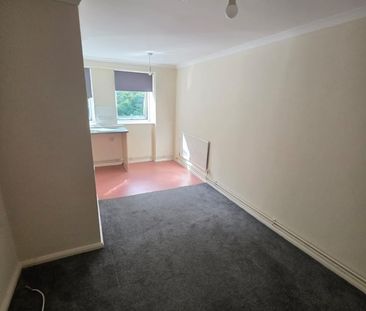 1 Bed Flat, Tyrell Court, SO18 - Photo 5
