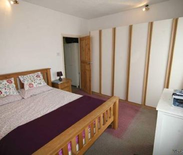 2 bedroom property to rent in Romford - Photo 4