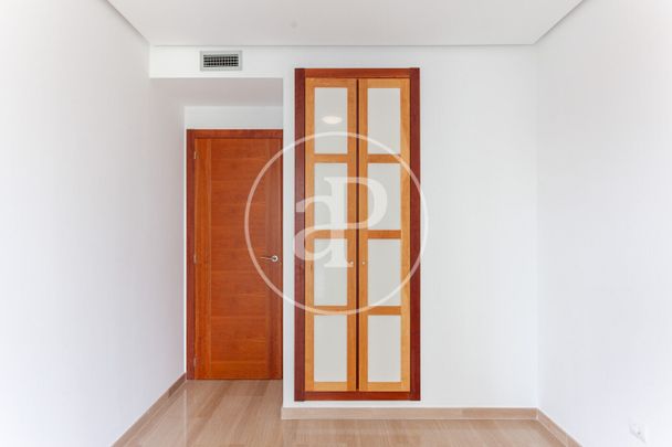 Flat for rent with swimming pool in Ciutat Jardí (Valencia) - Photo 1