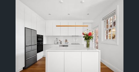 Renovated Art Deco Garden apartments located in this tightly held pocket of Mosman. - Photo 4