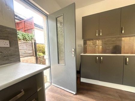 Barkerhouse Road, Nelson, BB9 - Photo 3