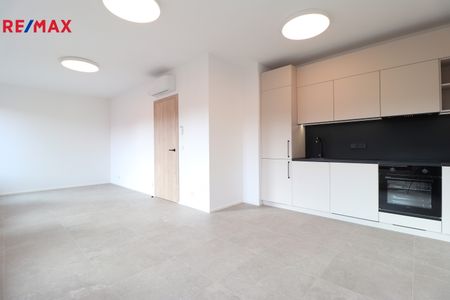 Pronájem bytu 1+kk v osobním vlastnictví 34 m², Praha 5 - Košíře - Fotografie 2