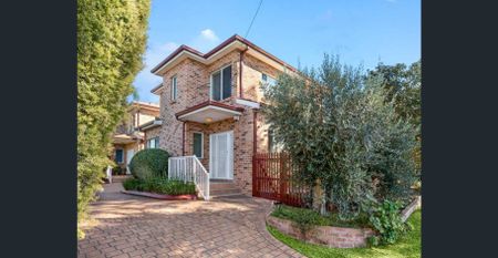 Large and well appointed. - Photo 3