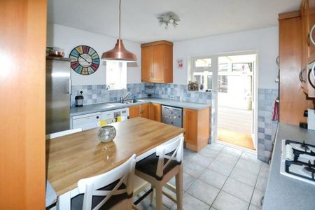 2 bedroom detached bungalow to rent - Photo 5