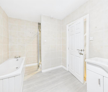 4 bedroom private hall to rent - Photo 5
