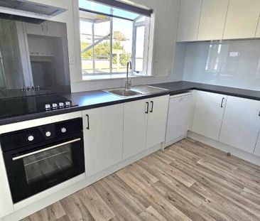 Spotswood - 4 Bedrooms - Photo 1