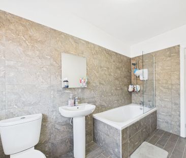 Gordon Street, Leigh, WN7 - Photo 2