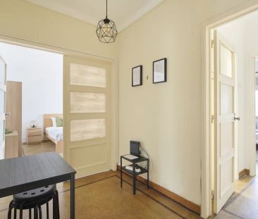 Room in a shared 5-bedroom apartment for rent in Lisbon, bills included - Photo 5