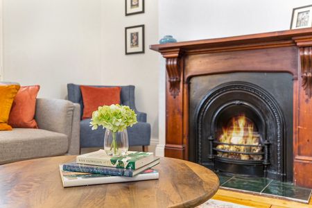 347 Bank Street, South Melbourne VIC 3205 - House For Rent | Domain - Photo 3