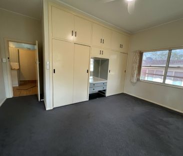 Well maintained furnished granny flat - Photo 3
