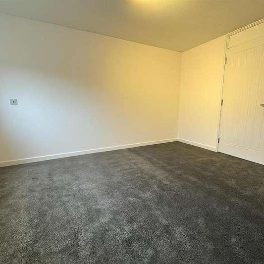 Community Road, Greenford, UB6 - Photo 1