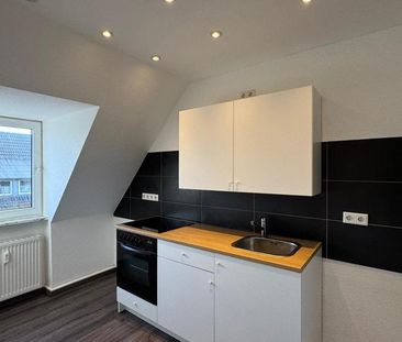 Moderne helle Wohnung 2ZKDB Erstbezug saniert Dachgeschoss Inrath - Photo 2