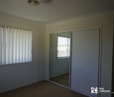 LARGE FAMILY HOME IN SOUGHT AFTER SUBURB OF THORNLANDS - Photo 6