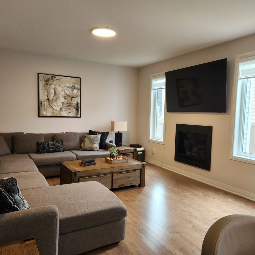 For Lease - 609 Sandillon Place, Orleans - Convent Glen and Area, Ontario - Photo 1