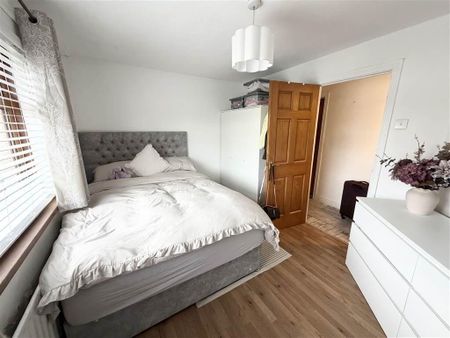 7D Tullymore Gardens, Belfast, BT11 8ND - Photo 3