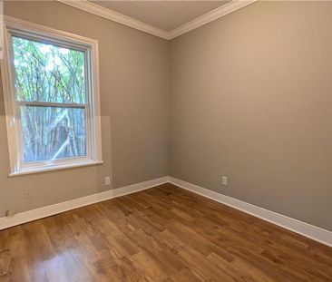 12 NELSON Street, Hamilton, Ontario, L8P1G3 - Photo 3