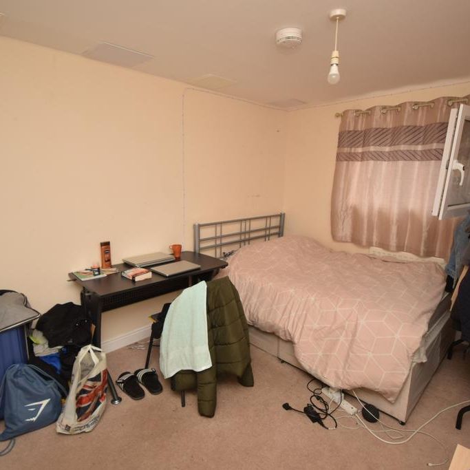 3 bedroom flat to rent - Photo 1