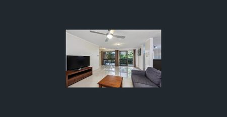 Spacious Unit in Leafy Location - Photo 5