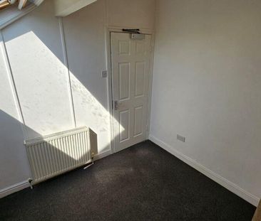 4 bedroom terraced house to rent - Photo 4