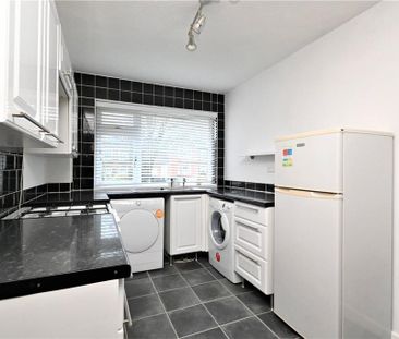 2 bedroom maisonette to rent - Photo 5