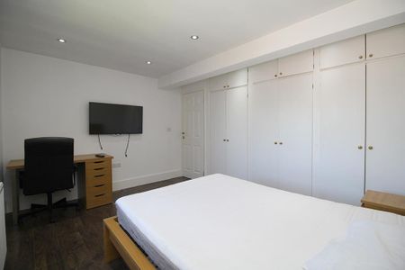 1 bedroom in a house share to rent - Photo 5