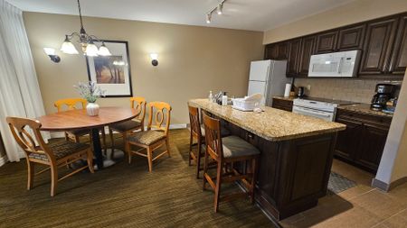 For Lease - 90 Highlands Drive Unit# 2074/75, Oro-Medonte, Ontario - Photo 4