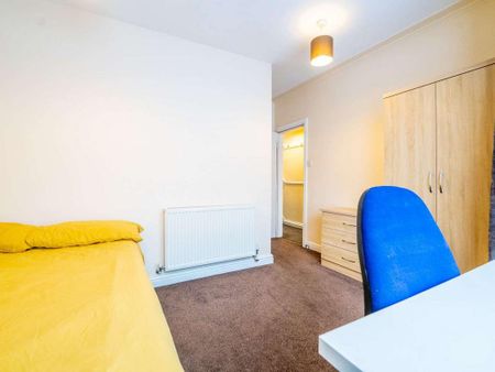 4 bedroom house of multiple occupation to rent - Photo 4