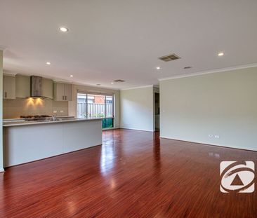 IDEAL CENTRAL LOCATION IN THE HUNT CLUB ESTATE - Photo 5