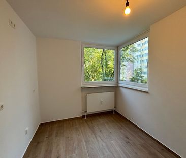 Schöne 3-Zimmer-Wohnung in zentraler Lage von Neuperlach - Photo 1